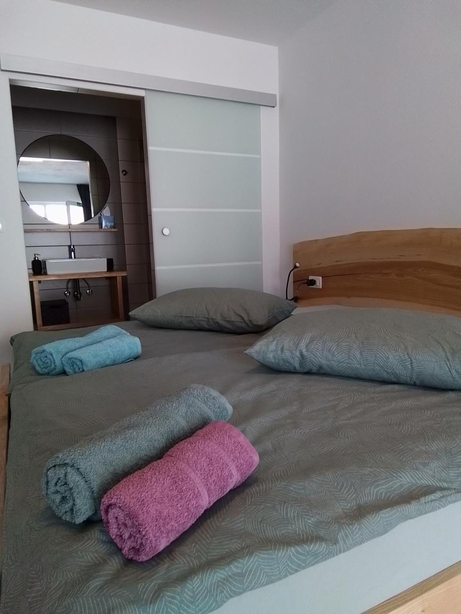 Hisa Za Gradom Appartement Kobarid Buitenkant foto
